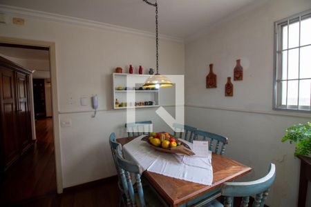 Apartamento à venda com 200m², 3 quartos e 2 vagasCopa