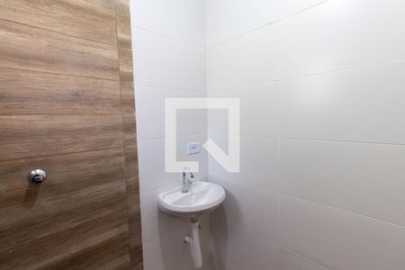 Banheiro de casa para alugar com 1 quarto, 22m² em Vila Paulistania, São Paulo