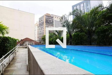 Studio à venda com 32m², 1 quarto e 1 vaga Studio à venda com 32m², 1 quarto e 1 vagaPiscina