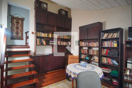 Casa à venda com 375m², 4 quartos e 2 vagasEscritório