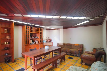 Casa à venda com 375m², 4 quartos e 2 vagasÁrea comum - Salão de festas