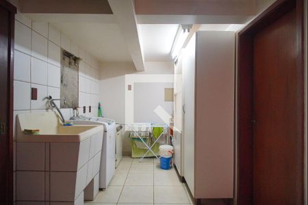 Casa à venda com 375m², 4 quartos e 2 vagasÁrea de Serviço