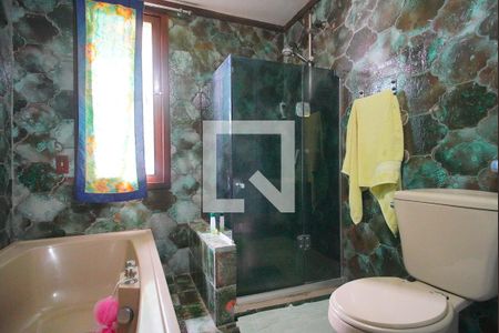 Casa à venda com 375m², 4 quartos e 2 vagasBanheiro da Suíte