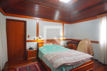 Casa à venda com 375m², 4 quartos e 2 vagassuite