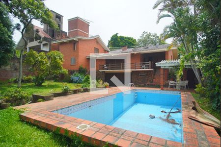 Casa à venda com 375m², 4 quartos e 2 vagasPiscina