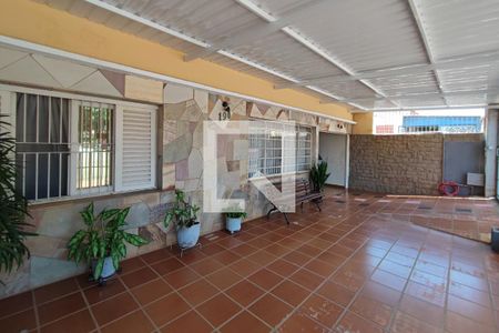 Casa à venda com 150m², 3 quartos e 3 vagasGaragem - Quintal
