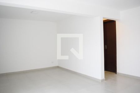 Sala de casa para alugar com 3 quartos, 90m² em Xaxim, Curitiba