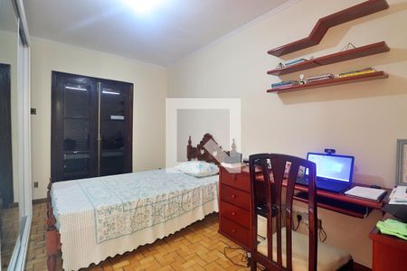 Casa à venda com 215m², 3 quartos e 2 vagasQuarto 3