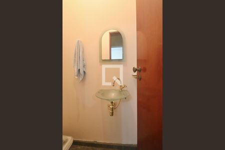 Casa à venda com 215m², 3 quartos e 2 vagasLavabo