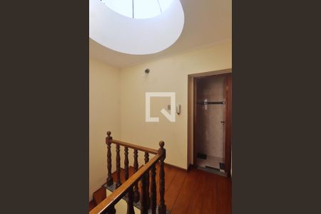 Casa à venda com 215m², 3 quartos e 2 vagasCorredor