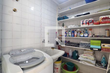 Casa à venda com 215m², 3 quartos e 2 vagasÁrea de Serviço