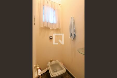 Casa à venda com 215m², 3 quartos e 2 vagasLavabo