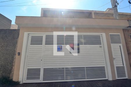 Casa à venda com 215m², 3 quartos e 2 vagasFachada