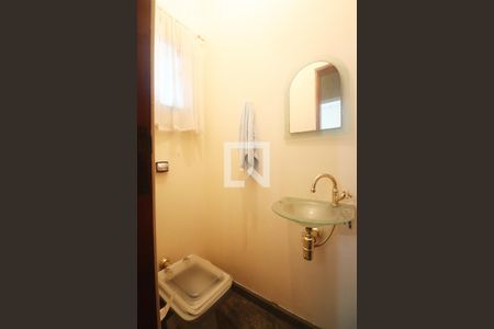 Casa à venda com 215m², 3 quartos e 2 vagasLavabo