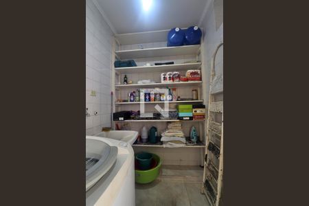 Casa à venda com 215m², 3 quartos e 2 vagasÁrea de Serviço