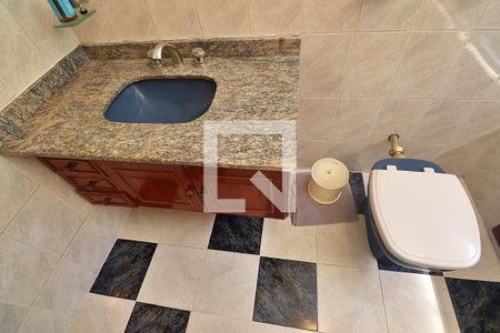 Casa à venda com 215m², 3 quartos e 2 vagasBanheiro Social