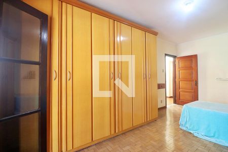 Casa à venda com 215m², 3 quartos e 2 vagasQuarto 2