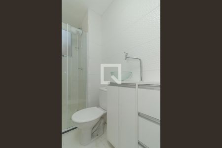 Banheiro de apartamento para alugar com 2 quartos, 49m² em Sarandi, Porto Alegre