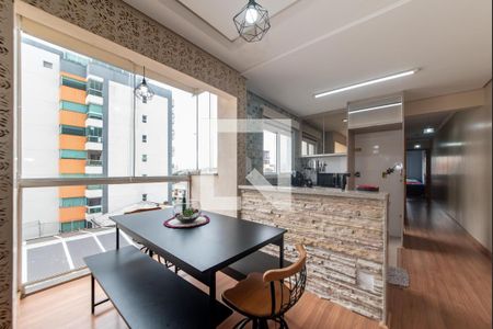Apartamento à venda com 57m², 2 quartos e 1 vaga Apartamento à venda com 57m², 2 quartos e 1 vagaSala