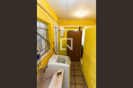 Casa à venda com 160m², 5 quartos e 2 vagasCasa 3 - Área de Serviço  