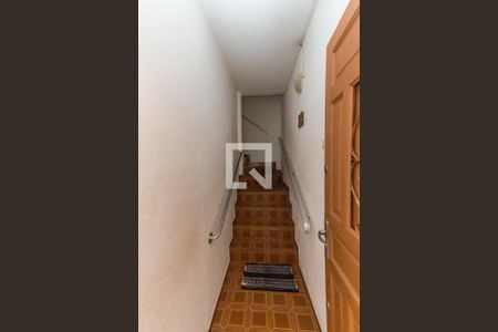 Casa à venda com 160m², 5 quartos e 2 vagasCasa 1 - Escada 