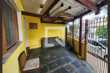 Casa à venda com 160m², 5 quartos e 2 vagas Casa à venda com 160m², 5 quartos e 2 vagasGaragem