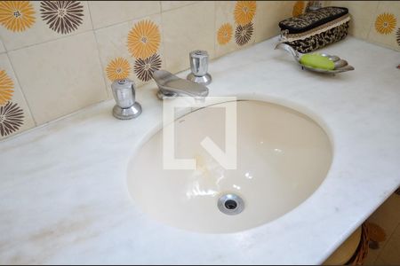 Casa à venda com 242m², 3 quartos e 3 vagas Casa à venda com 242m², 3 quartos e 3 vagasBanheiro da Suíte