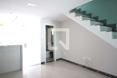 Sala de casa à venda com 2 quartos, 117m² em Rio Branco, Belo Horizonte