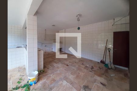 Casa de condomínio para alugar com 911m², 6 quartos e 3 vagasÁrea de Serviço