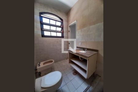 Casa de condomínio para alugar com 911m², 6 quartos e 3 vagasBanheiro Quarto 3 - Suíte