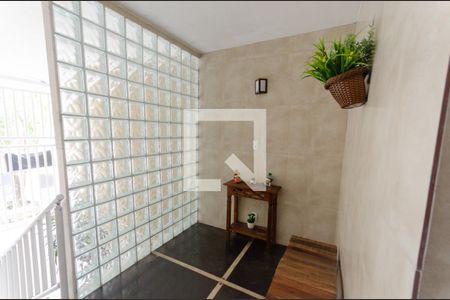 Apartamento à venda com 120m², 3 quartos e 1 vaga Apartamento à venda com 120m², 3 quartos e 1 vagaHall