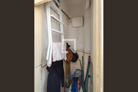 Apartamento para alugar com 70m², 2 quartos e sem vagaBanheiro de serviço