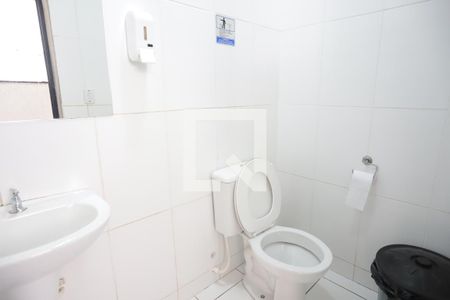 Apartamento para alugar com 47m², 2 quartos e 1 vagaBanheiro do salão de festas