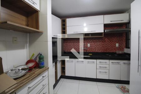 Casa à venda com 90m², 3 quartos e sem vaga Casa à venda com 90m², 3 quartos e sem vagaCozinha