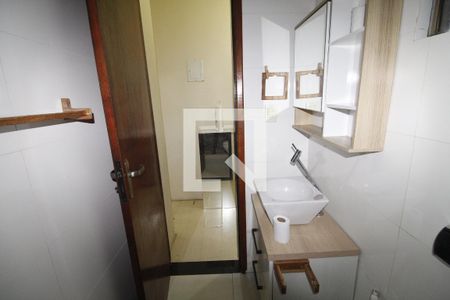 Casa à venda com 90m², 3 quartos e sem vaga Casa à venda com 90m², 3 quartos e sem vagaBanheiro Social