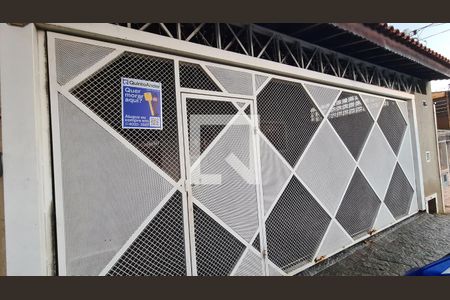 Casa para alugar com 135m², 2 quartos e 2 vagasFachada