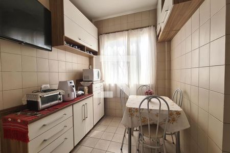 Casa à venda com 310m², 6 quartos e 1 vaga Casa à venda com 310m², 6 quartos e 1 vagaCozinha