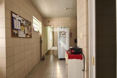 Casa à venda com 310m², 6 quartos e 1 vaga Casa à venda com 310m², 6 quartos e 1 vagaCozinha