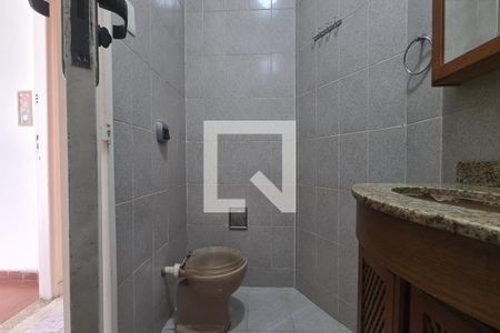 Casa à venda com 310m², 6 quartos e 1 vaga Casa à venda com 310m², 6 quartos e 1 vagaBanheiro