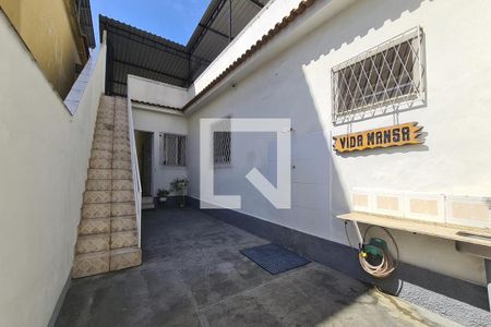 Casa à venda com 310m², 6 quartos e 1 vaga Casa à venda com 310m², 6 quartos e 1 vagaEscada acesso terraço