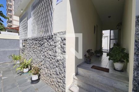 Casa à venda com 310m², 6 quartos e 1 vaga Casa à venda com 310m², 6 quartos e 1 vagaTerraço