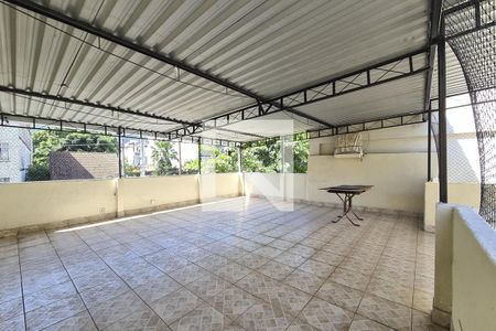 Casa à venda com 310m², 6 quartos e 1 vaga Casa à venda com 310m², 6 quartos e 1 vagaTerraço