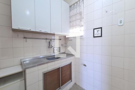 Casa à venda com 310m², 6 quartos e 1 vaga Casa à venda com 310m², 6 quartos e 1 vagaCozinha