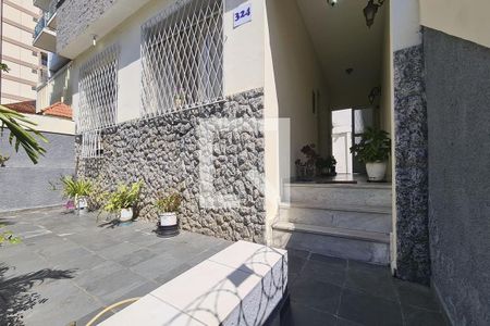 Casa à venda com 310m², 6 quartos e 1 vaga Casa à venda com 310m², 6 quartos e 1 vagaTerraço