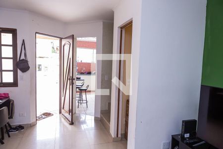 Sala de casa de condomínio à venda com 4 quartos, 85m² em Vila Araguaia, São Paulo
