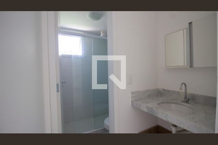 Banheiro de apartamento para alugar com 1 quarto, 50m² em Vargem Pequena, Rio de Janeiro