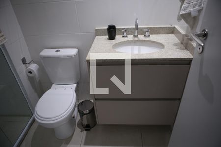 Banheiro de kitnet/studio para alugar com 1 quarto, 38m² em Campo Belo, São Paulo