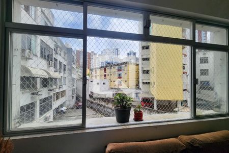 Vista da sala de apartamento para alugar com 2 quartos, 73m² em Barra, Salvador