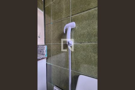 Banheiro - torneira de apartamento para alugar com 2 quartos, 73m² em Barra, Salvador