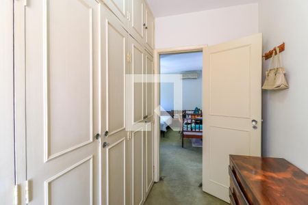 Casa à venda com 250m², 4 quartos e 4 vagasCloset da Suíte